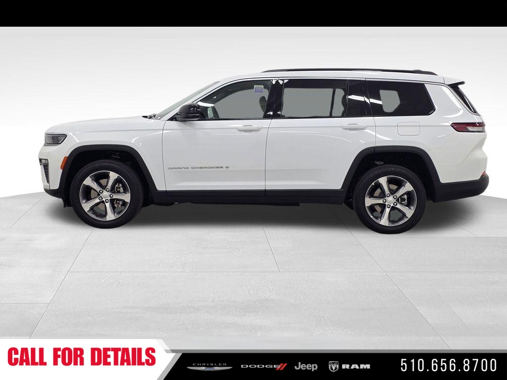 New 2026 Bright White Clear-Coat Exterior Paint Jeep Limited image 8