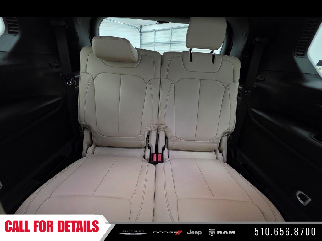 New 2026 Bright White Clear-Coat Exterior Paint Jeep Limited image 10