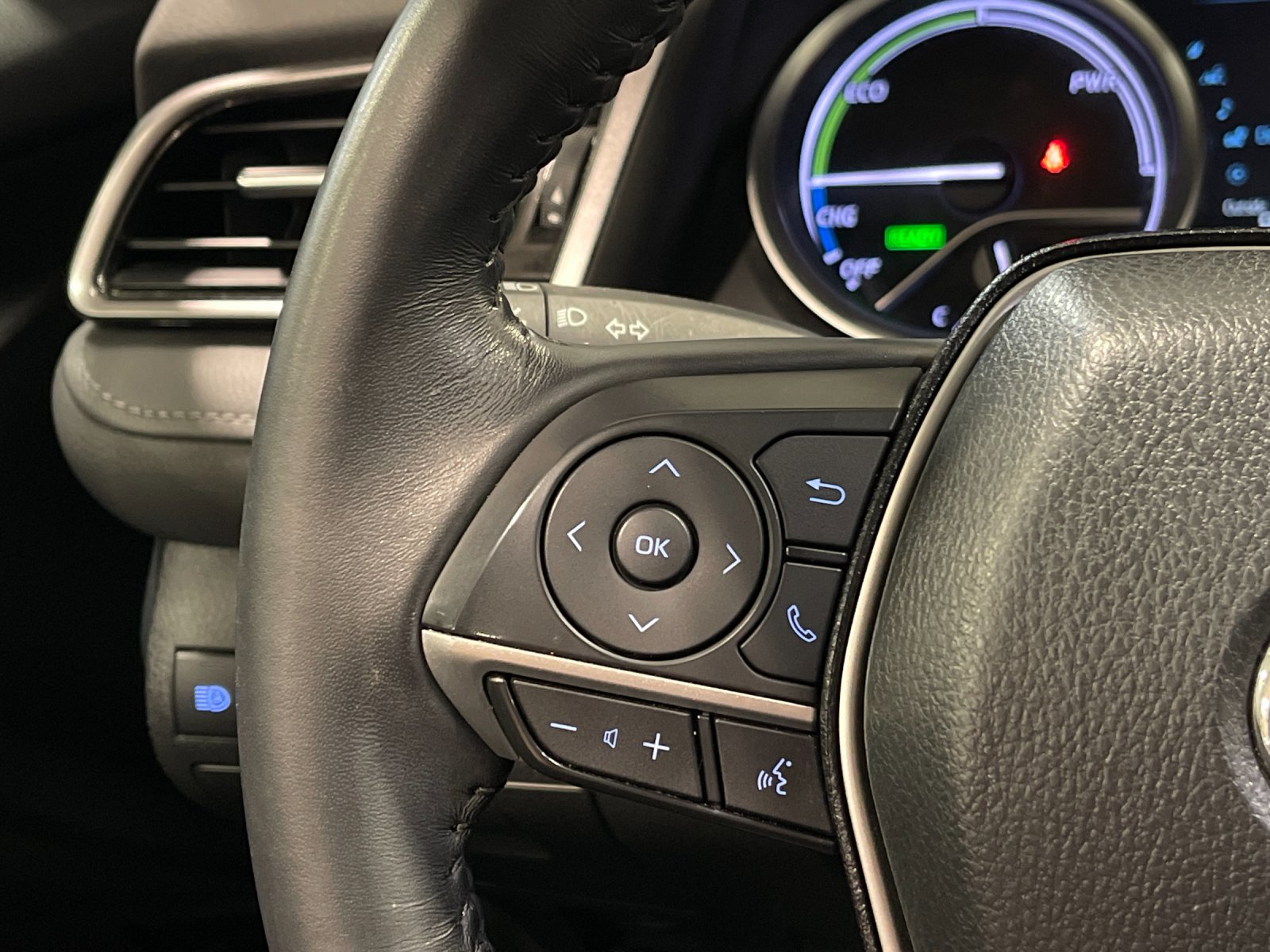 Used 2024 Gray Toyota XLE image 25