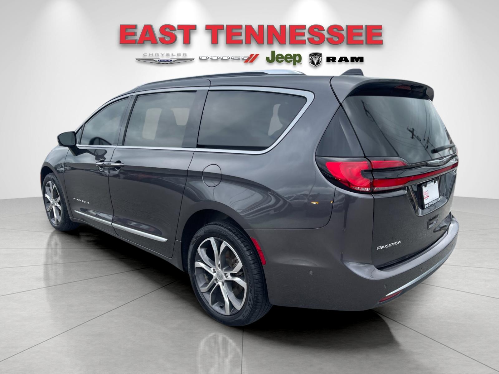 Used 2023 Gray Chrysler Pinnacle image 5