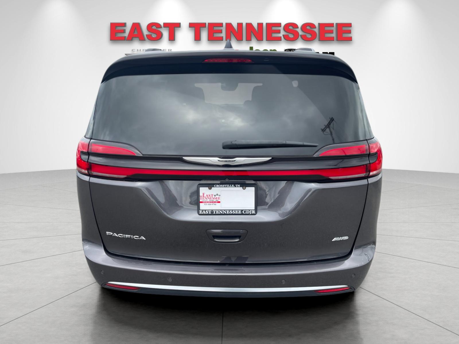 Used 2023 Gray Chrysler Pinnacle image 4