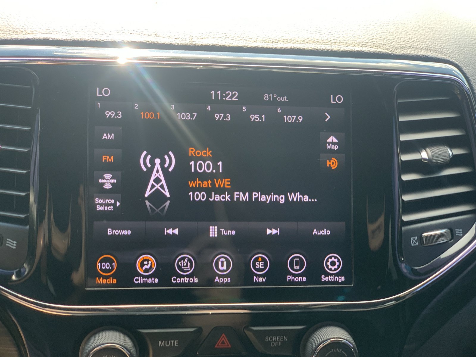 Used 2020 Black Jeep Altitude image 22
