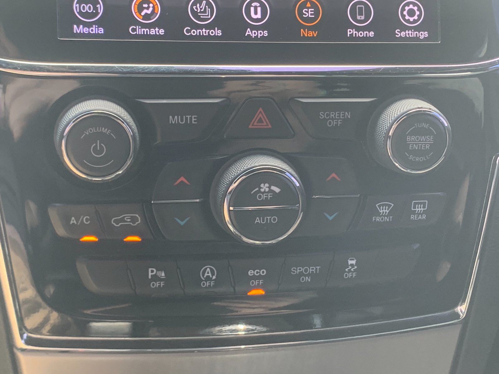 Used 2020 Black Jeep Altitude image 25
