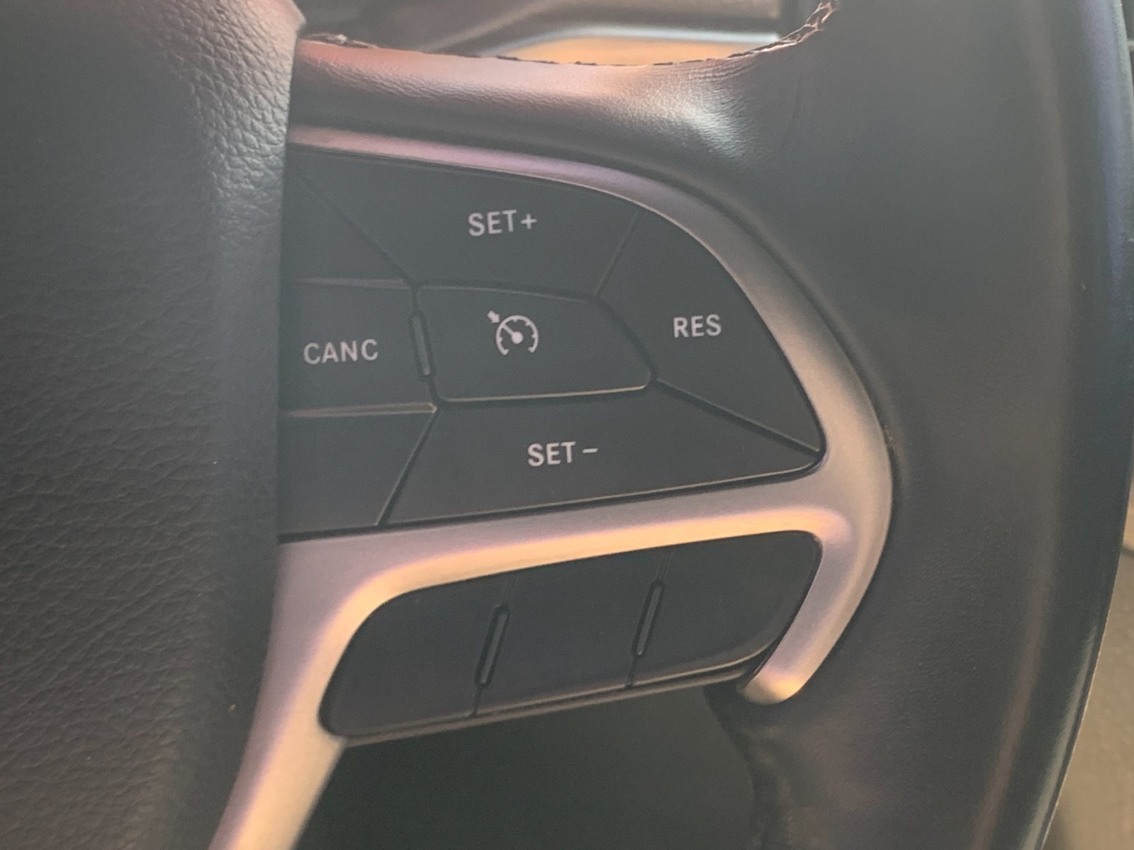 Used 2020 Black Jeep Altitude image 30