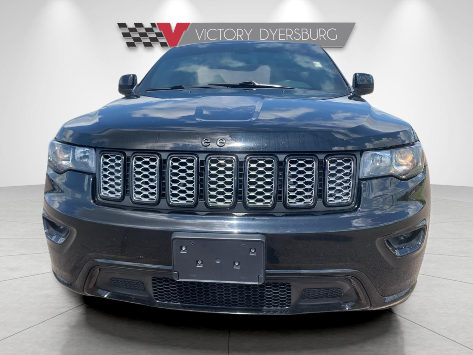 Used 2020 Black Jeep Altitude image 9