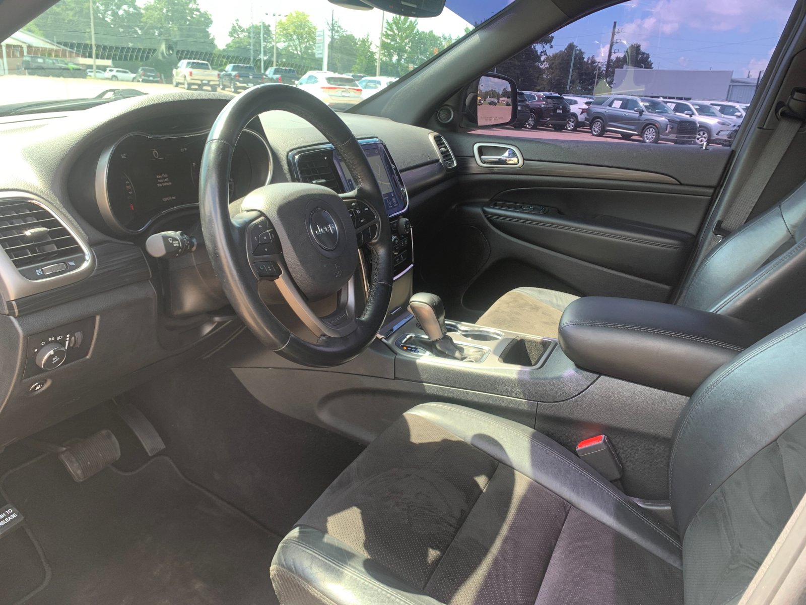 Used 2020 Black Jeep Altitude image 12