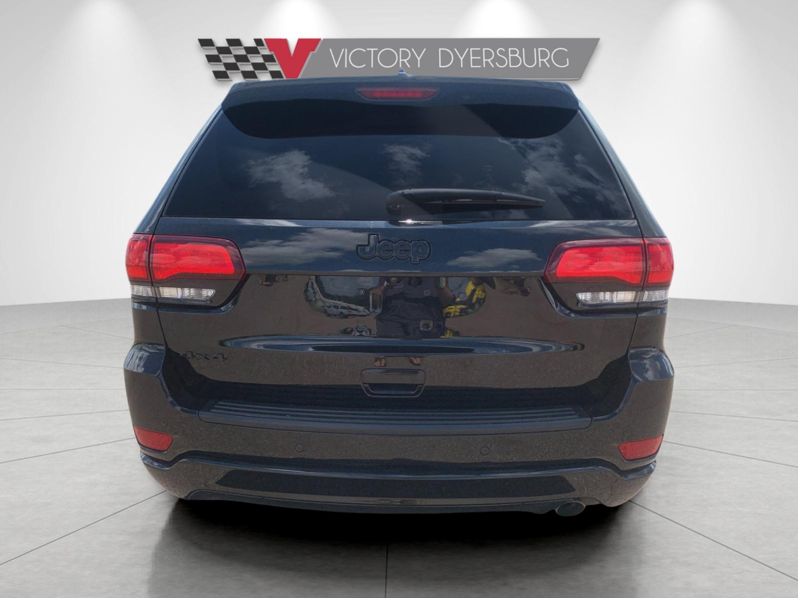 Used 2020 Black Jeep Altitude image 5