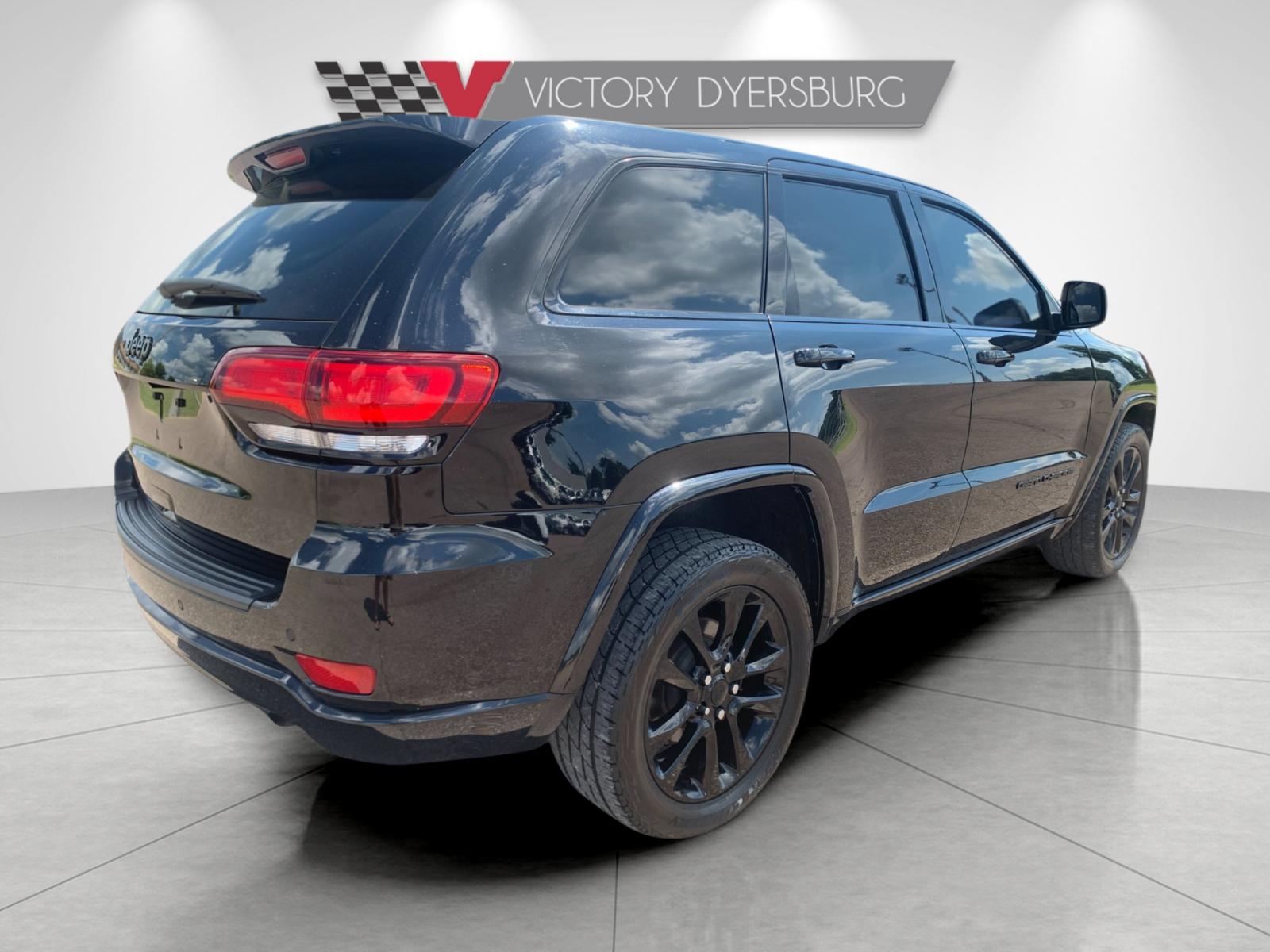 Used 2020 Black Jeep Altitude image 4