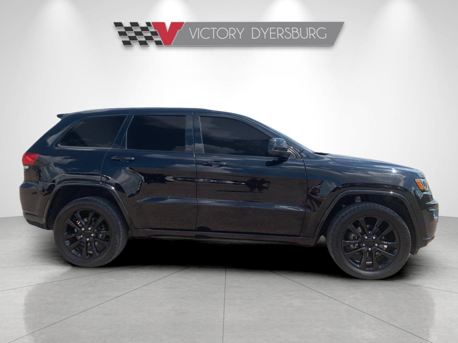 Used 2020 Black Jeep Altitude image 3