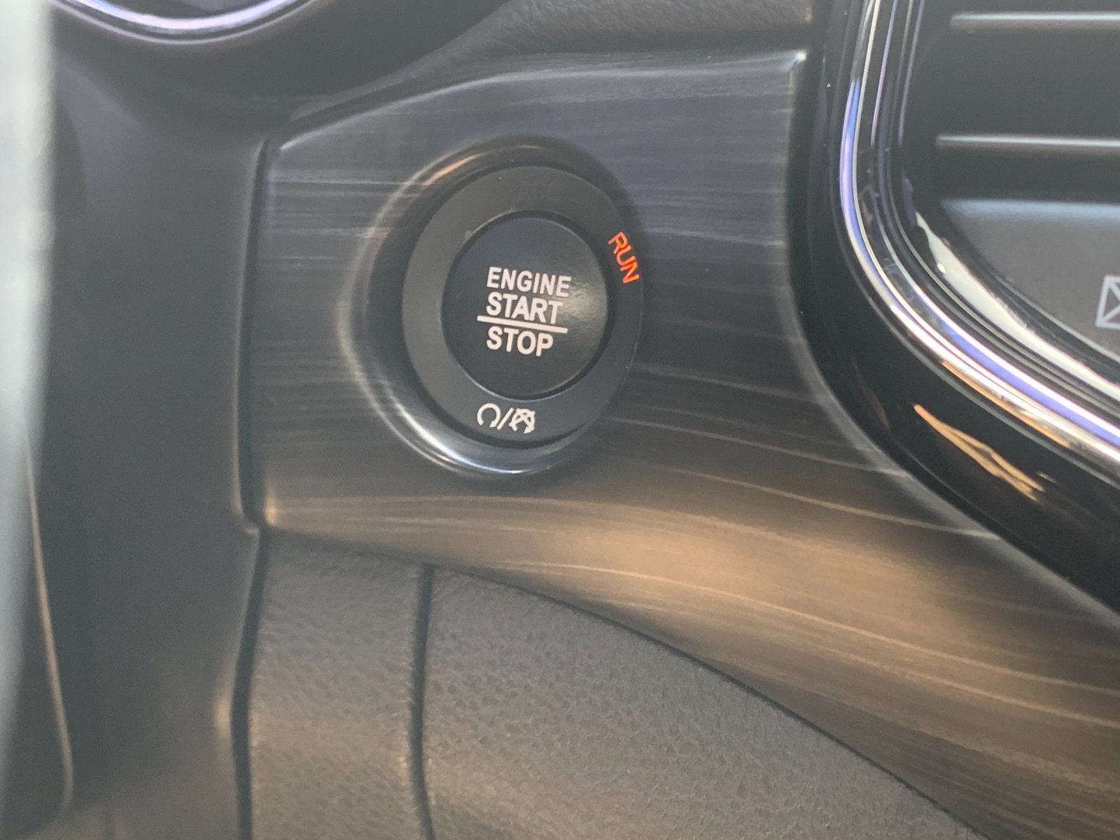 Used 2020 Black Jeep Altitude image 27