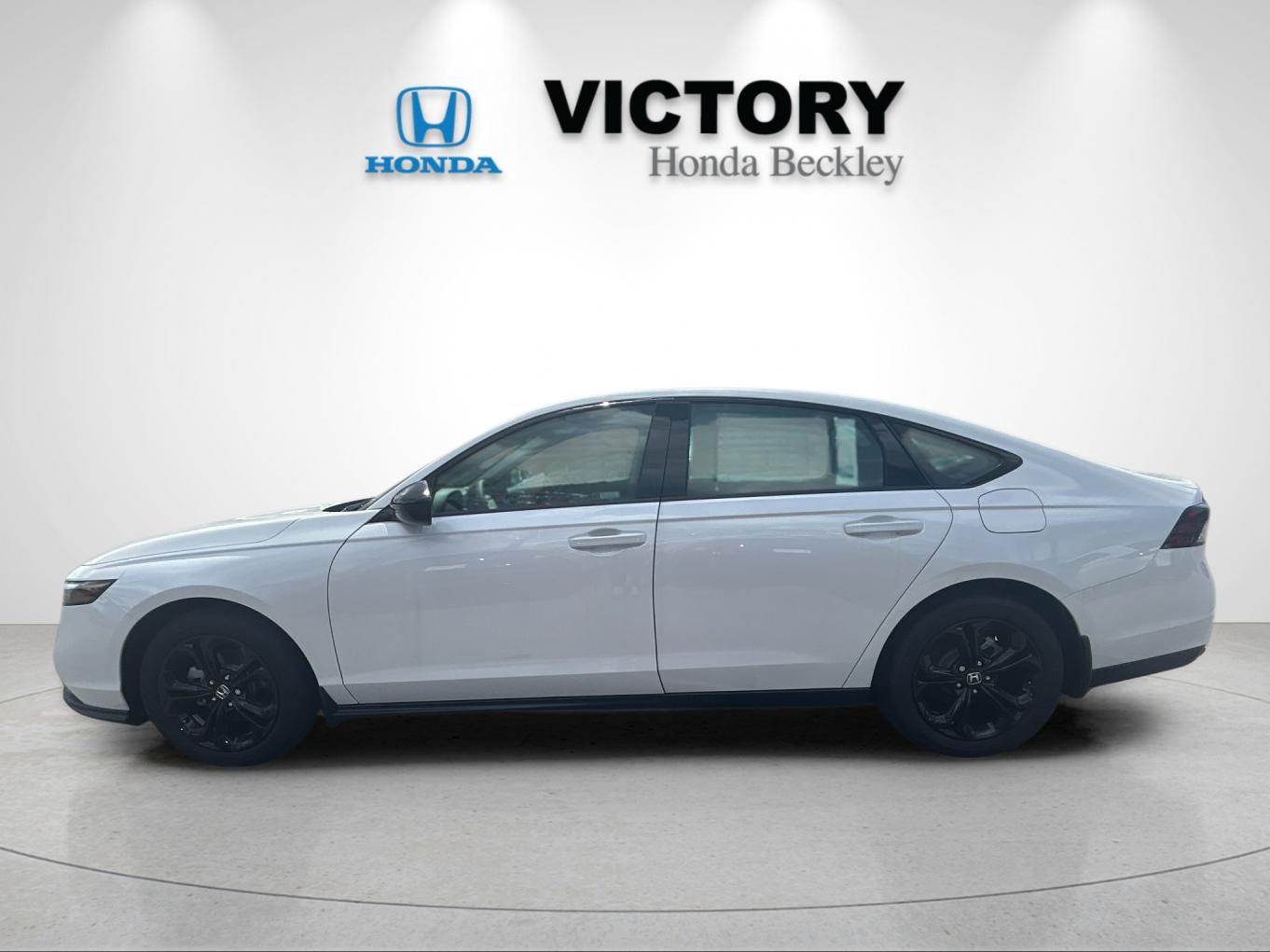 New 2025 Platinum White Pearl Honda 1.5T SE image 2