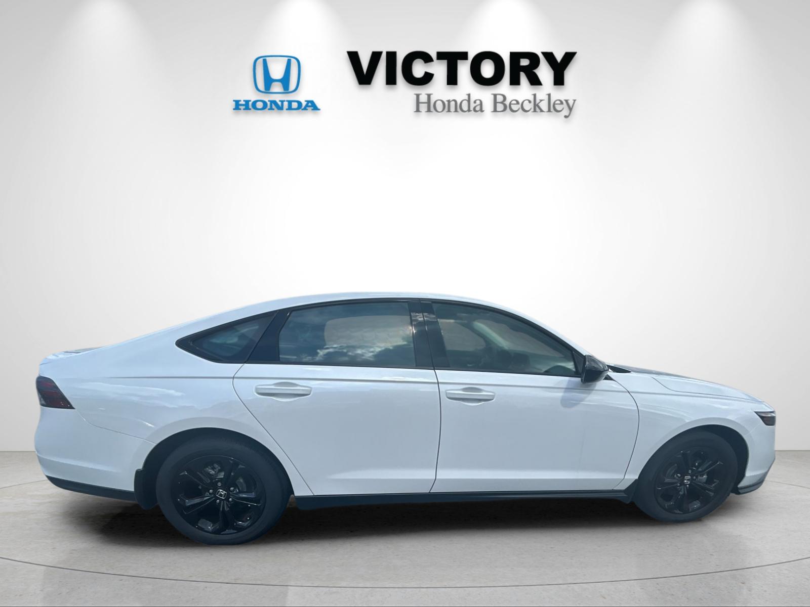 New 2025 Platinum White Pearl Honda 1.5T SE image 6