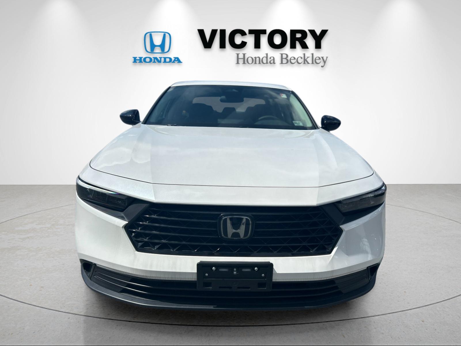 New 2025 Platinum White Pearl Honda 1.5T SE image 8
