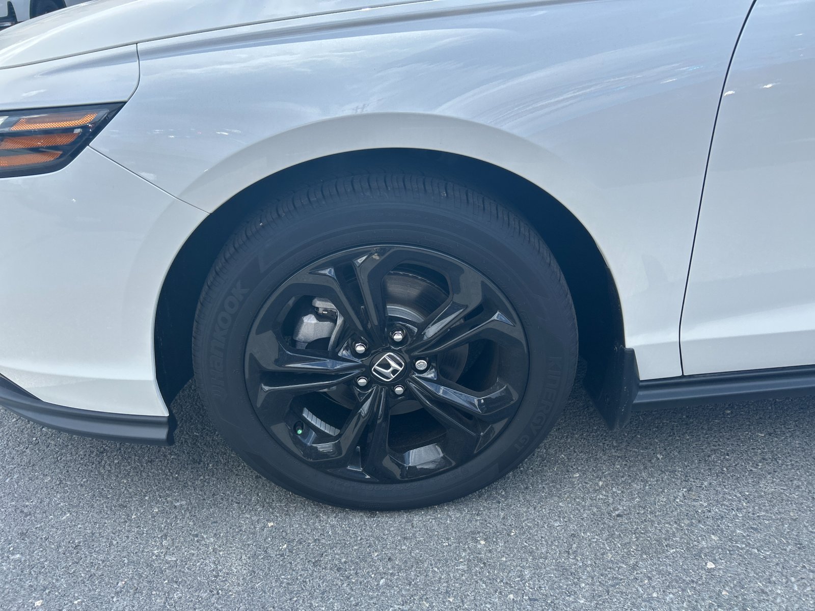 New 2025 Platinum White Pearl Honda 1.5T SE image 9
