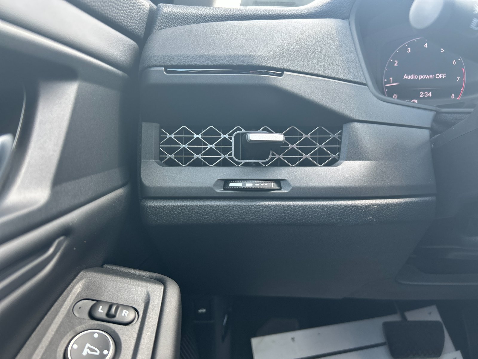 New 2025 Platinum White Pearl Honda 1.5T SE image 32