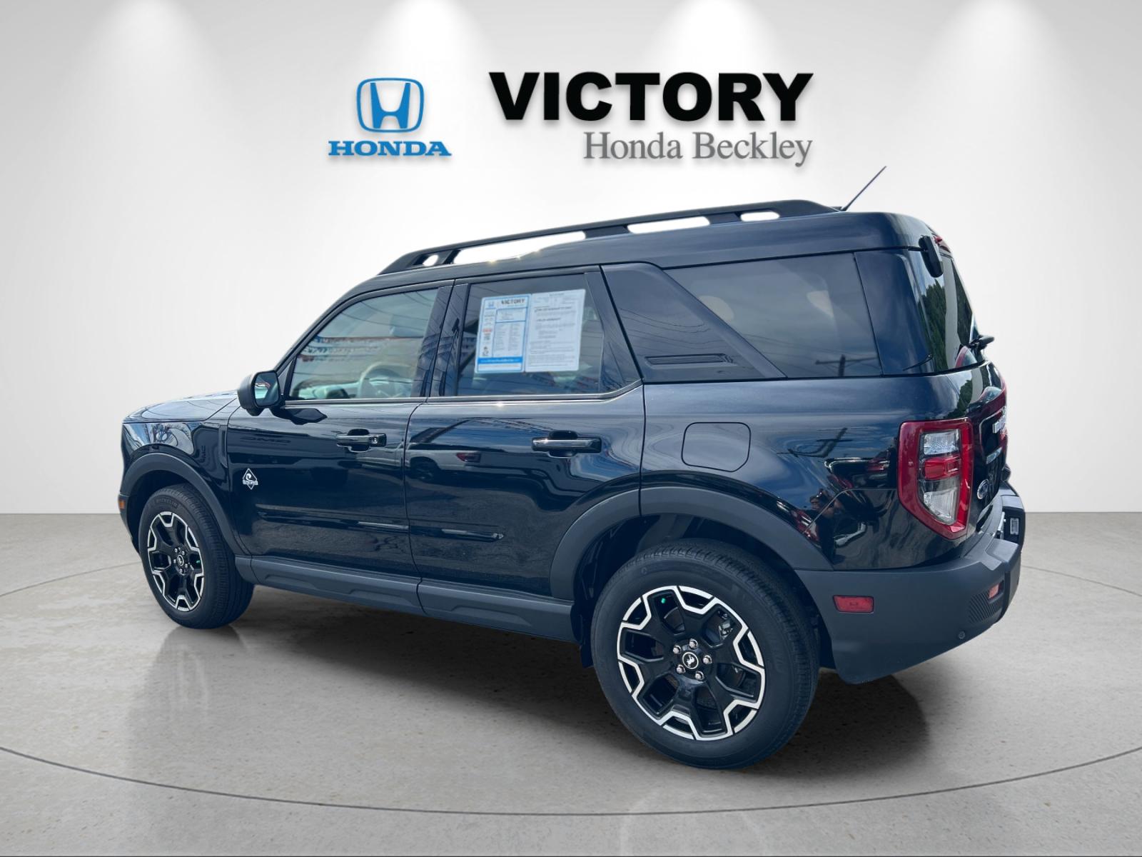 Used 2025 Shadow Black Ford Outer Banks image 3