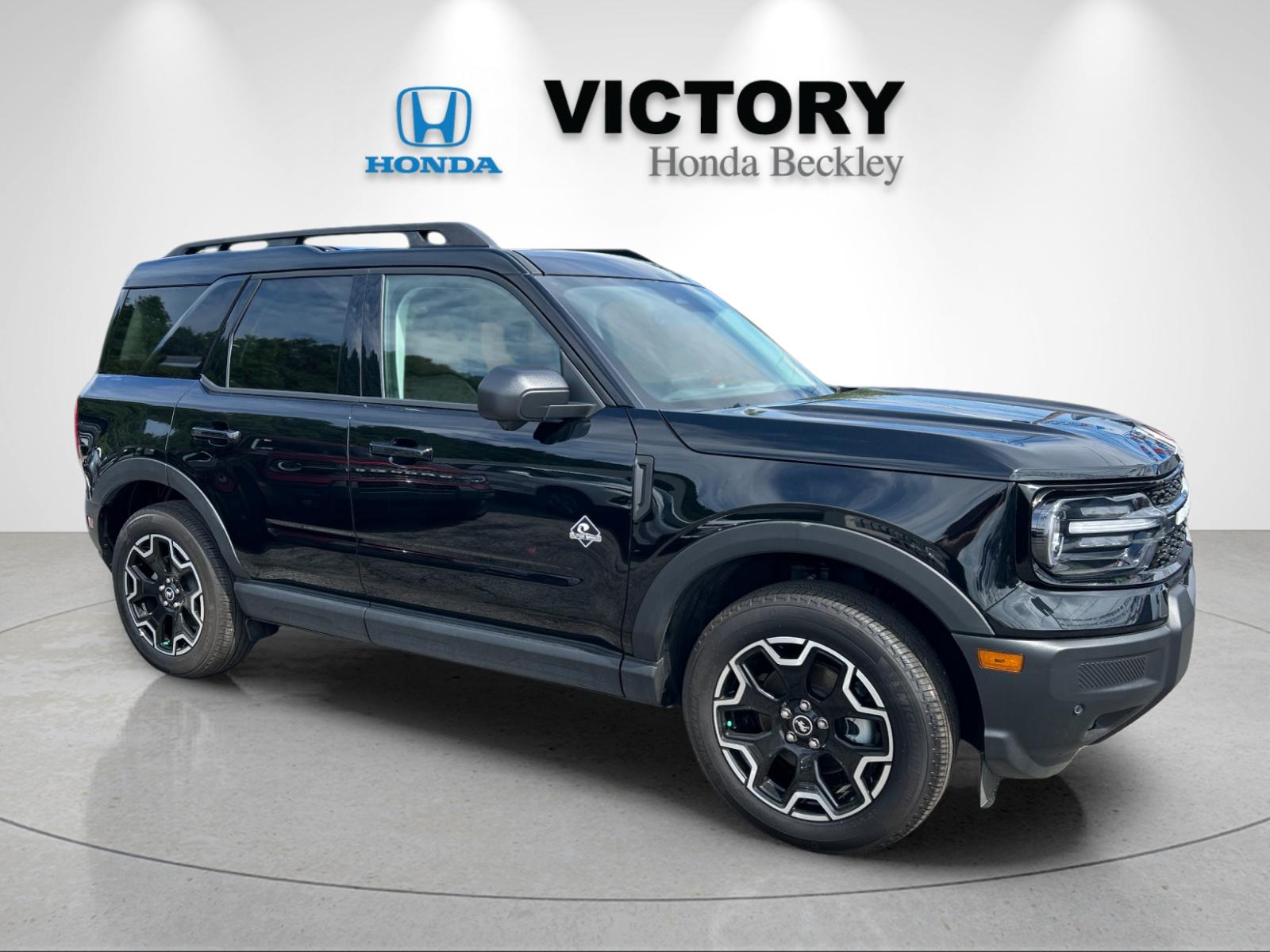 Used 2025 Shadow Black Ford Outer Banks image 7