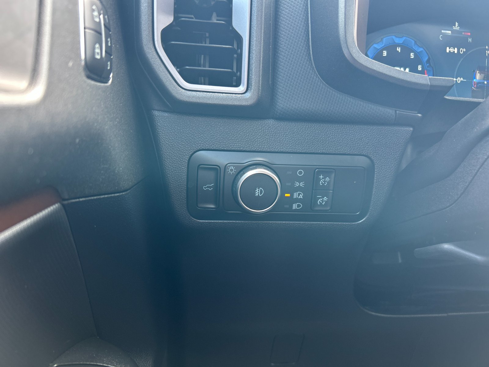 Used 2025 Shadow Black Ford Outer Banks image 33