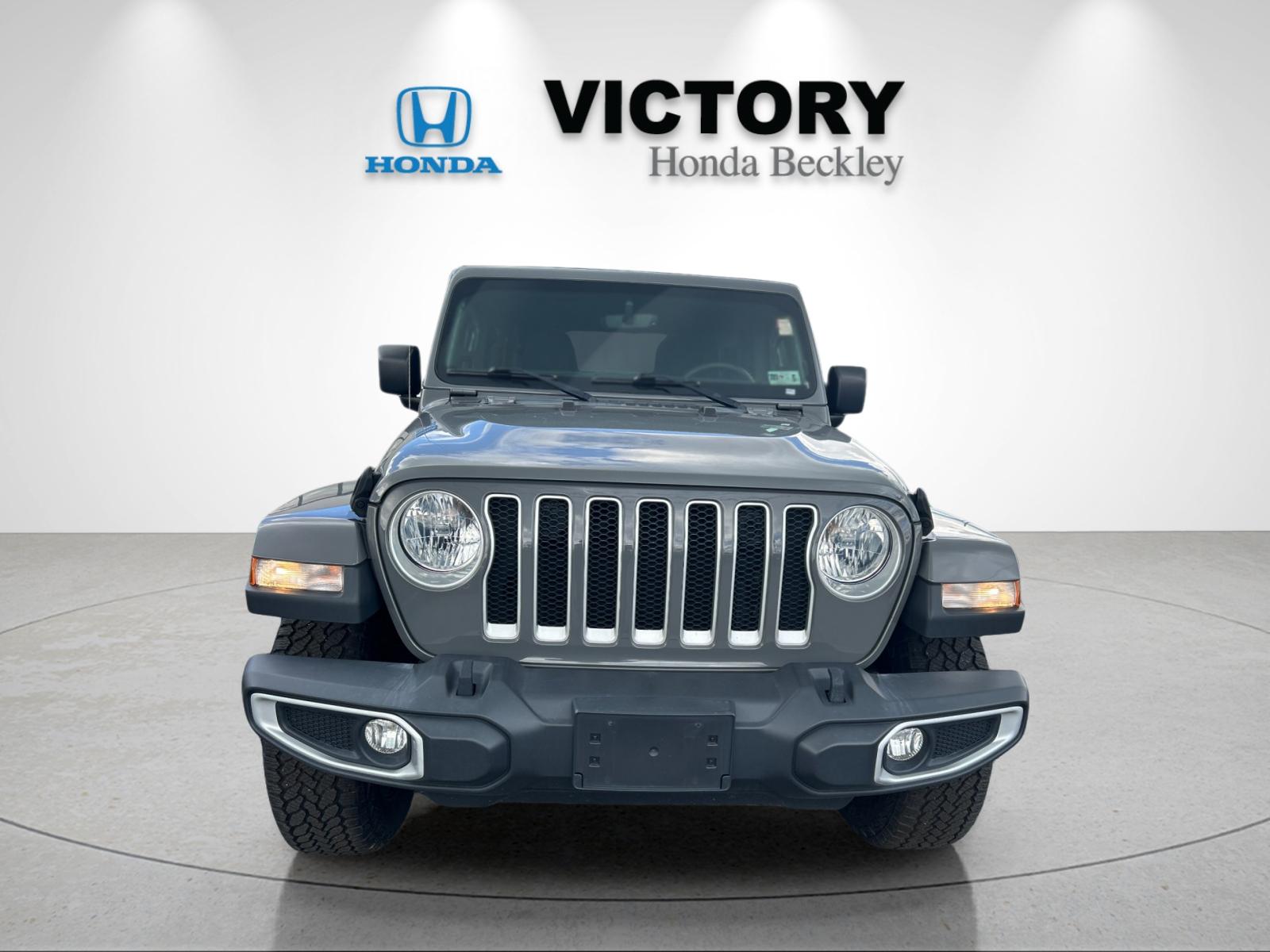 Used 2023 Gray Clearcoat Jeep Sahara image 8