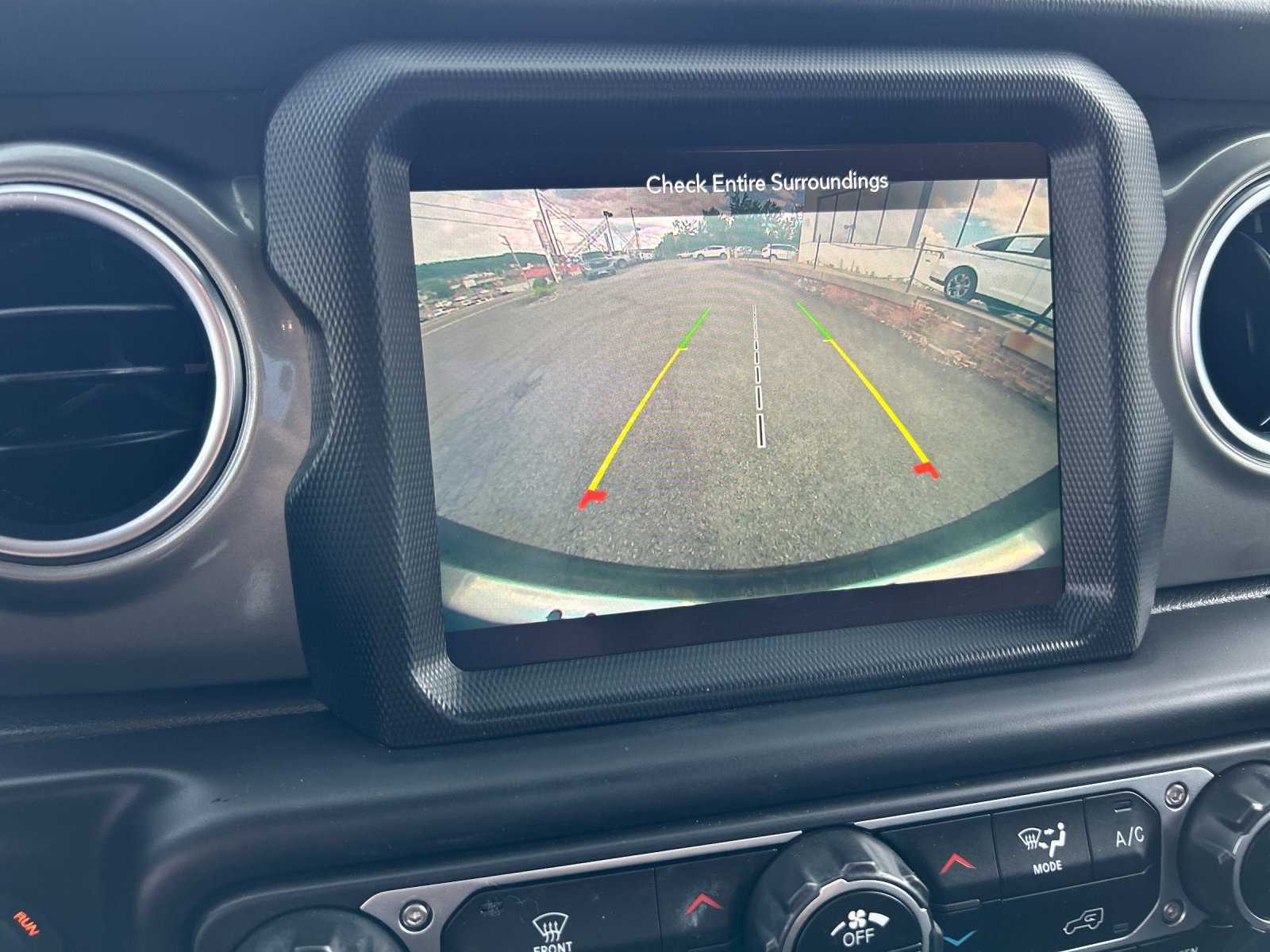 Used 2023 Gray Clearcoat Jeep Sahara image 24