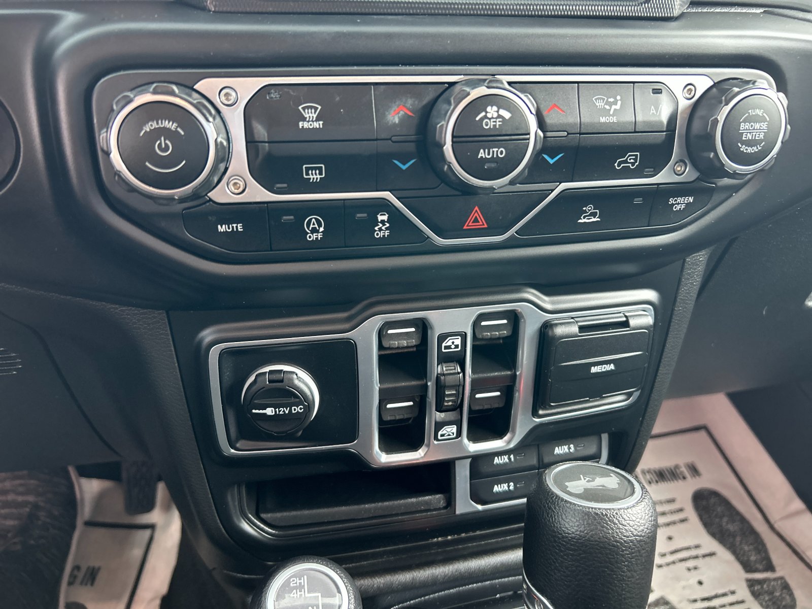 Used 2023 Gray Clearcoat Jeep Sahara image 25