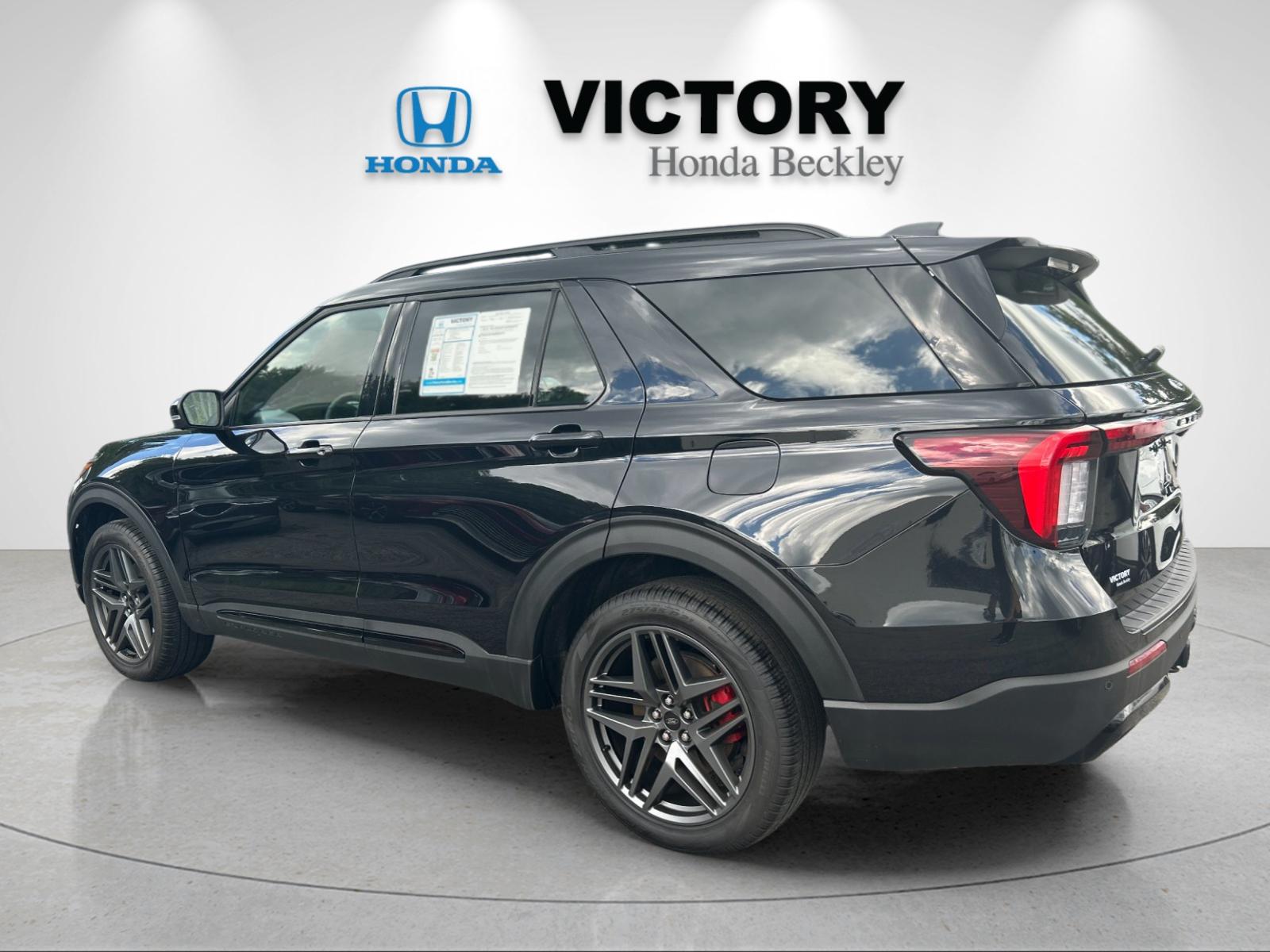 Used 2025 Black Metallic Ford ST-Line image 3
