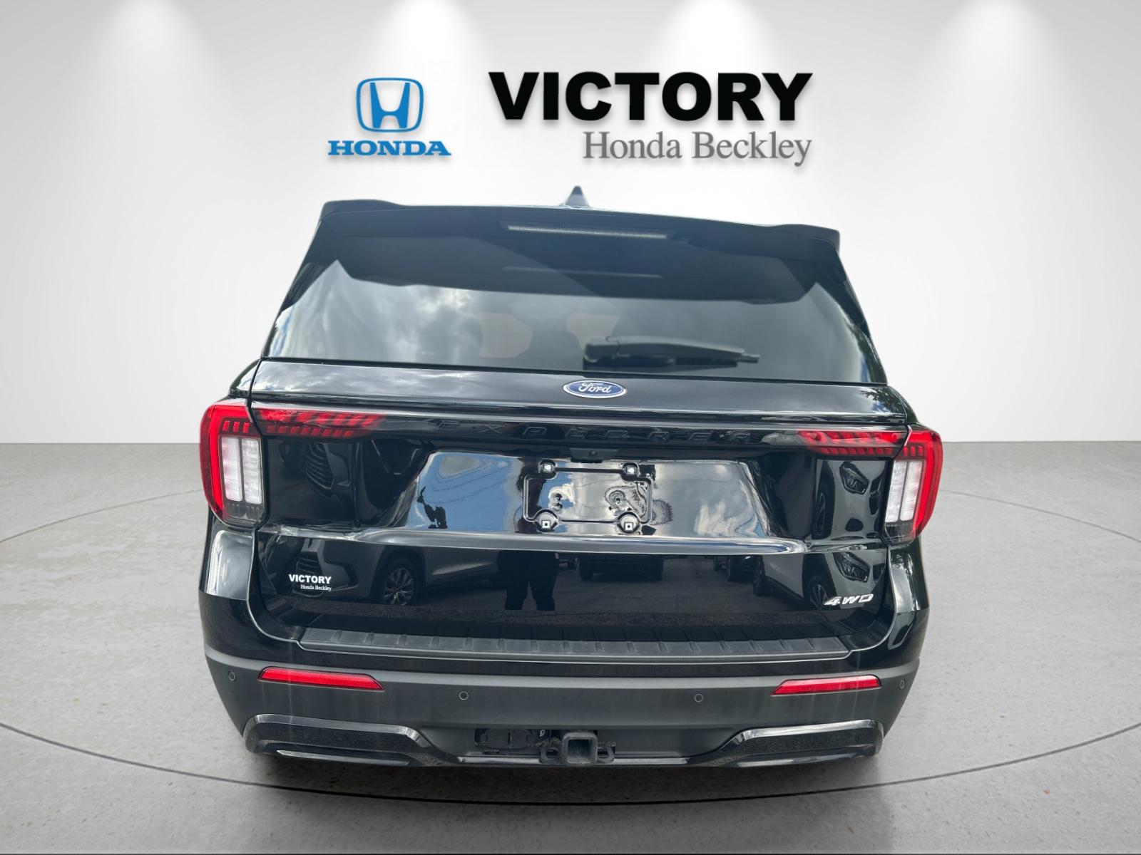 Used 2025 Black Metallic Ford ST-Line image 4