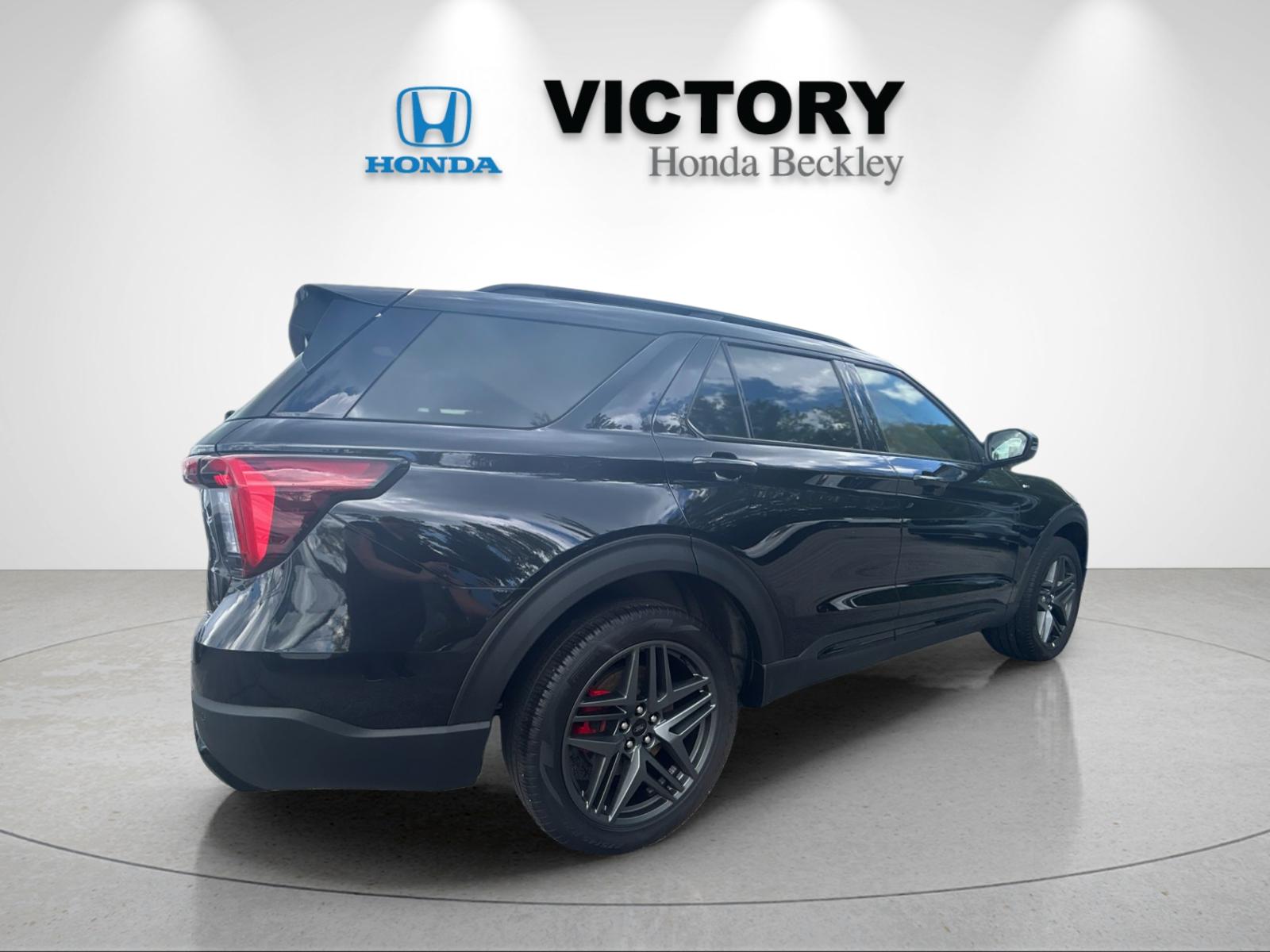 Used 2025 Black Metallic Ford ST-Line image 5
