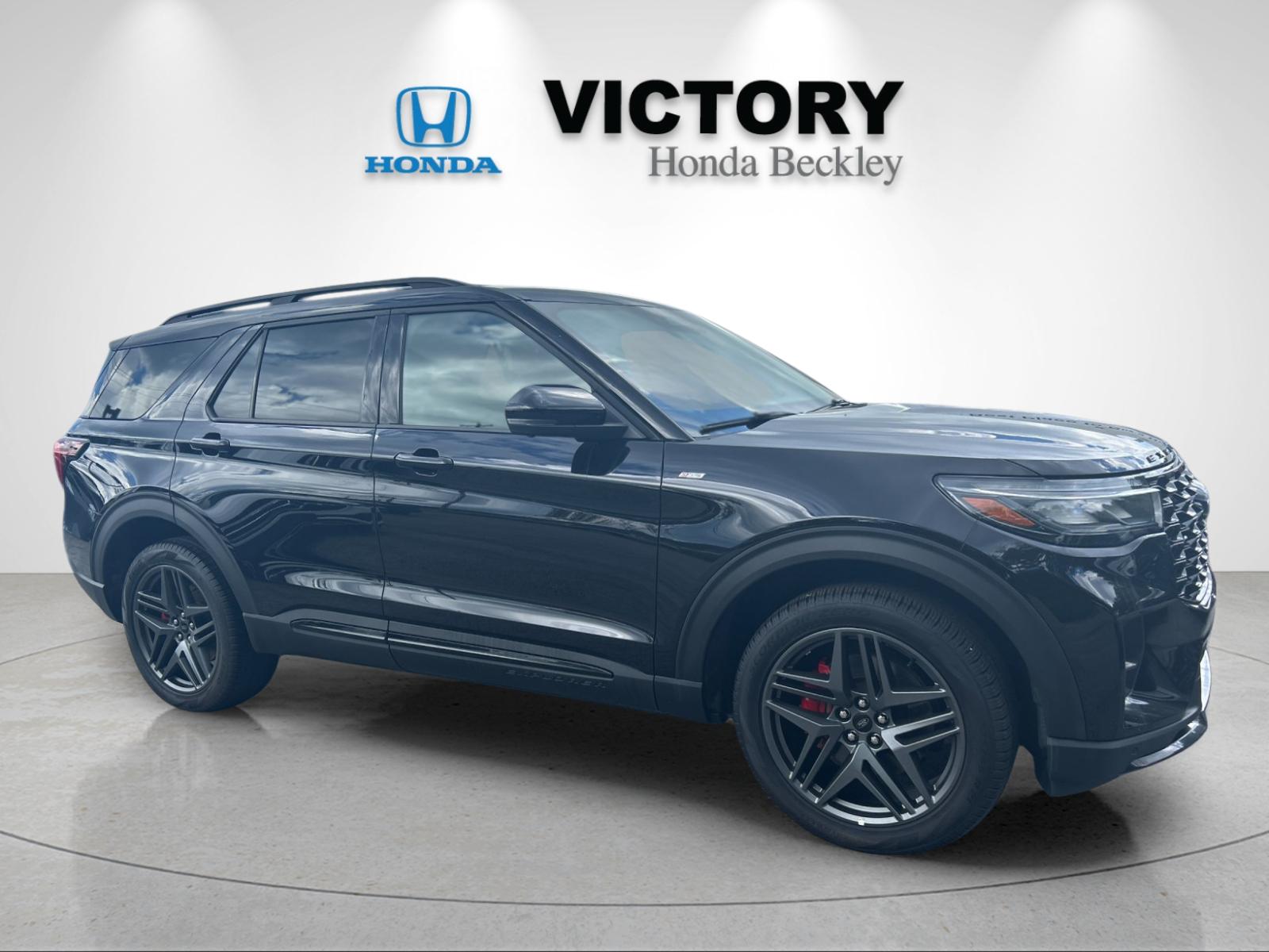 Used 2025 Black Metallic Ford ST-Line image 7
