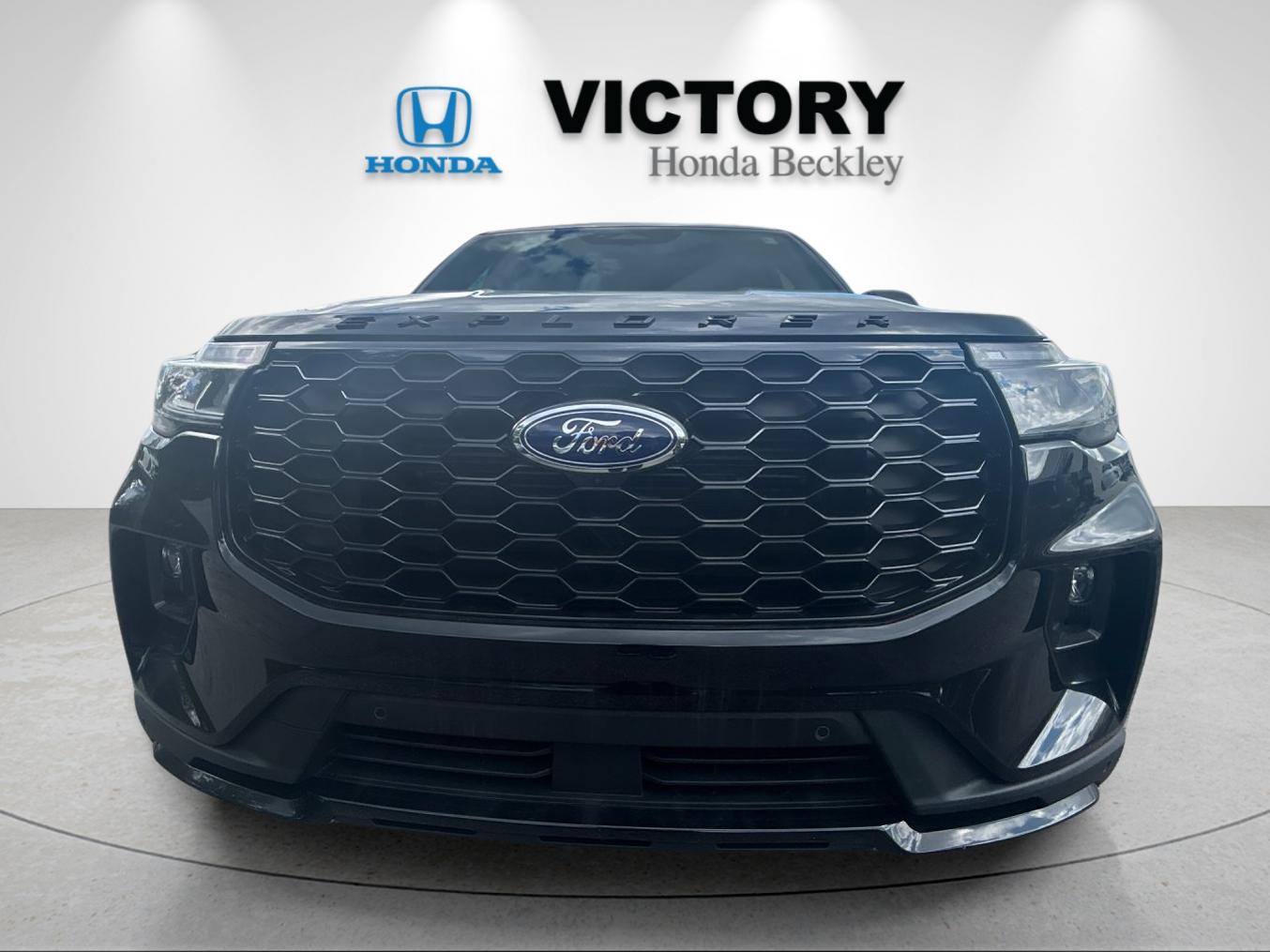Used 2025 Black Metallic Ford ST-Line image 8
