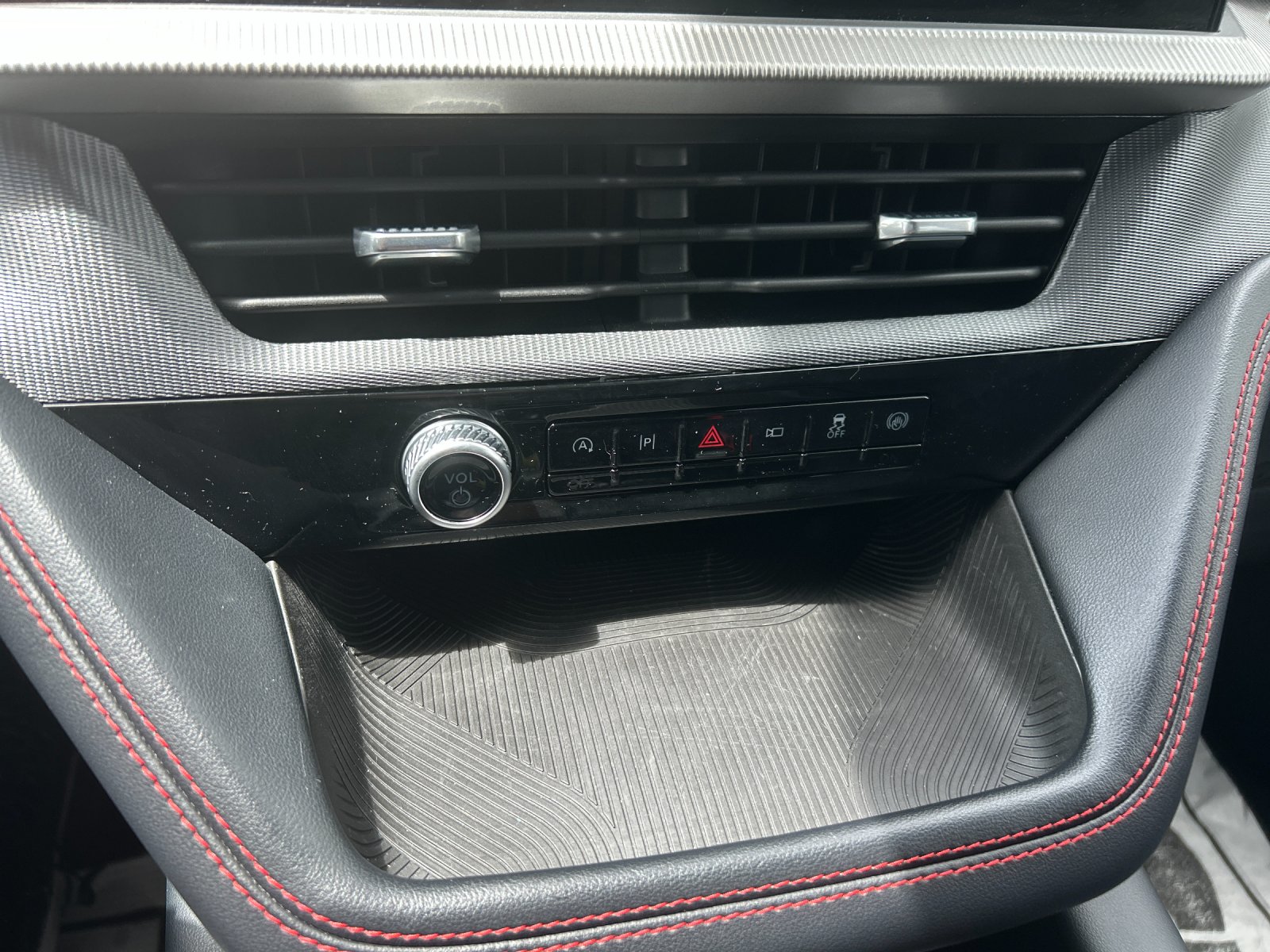 Used 2025 Black Metallic Ford ST-Line image 27