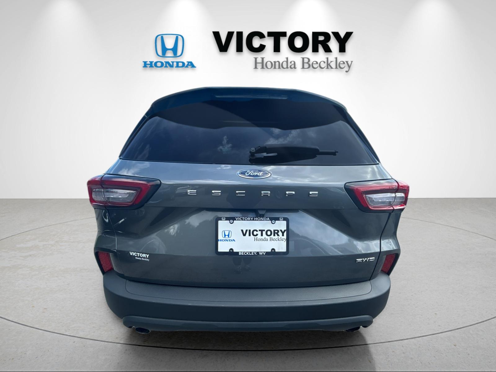 Used 2025 Gray Metallic Ford ST-Line image 4