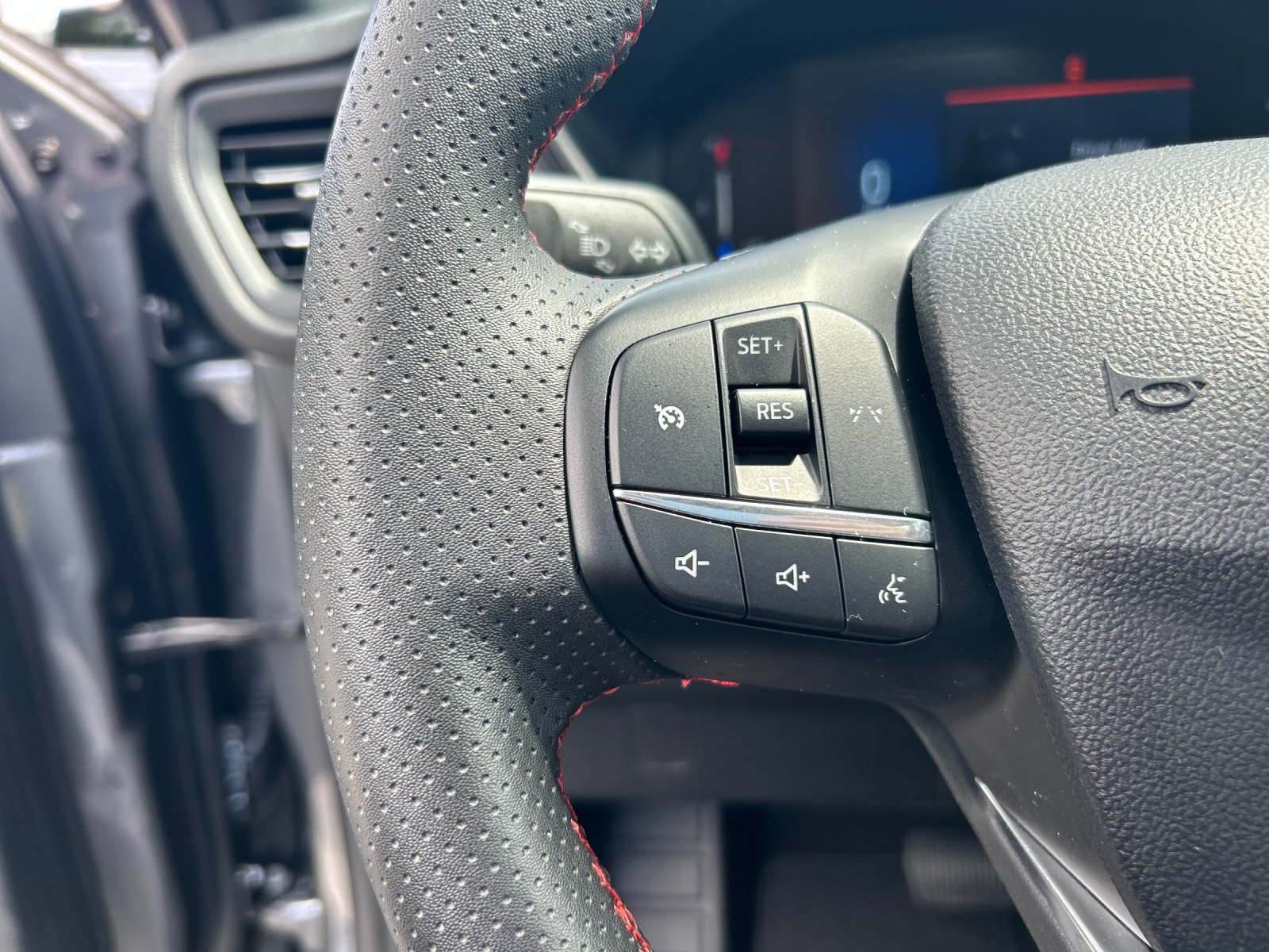 Used 2025 Gray Metallic Ford ST-Line image 29
