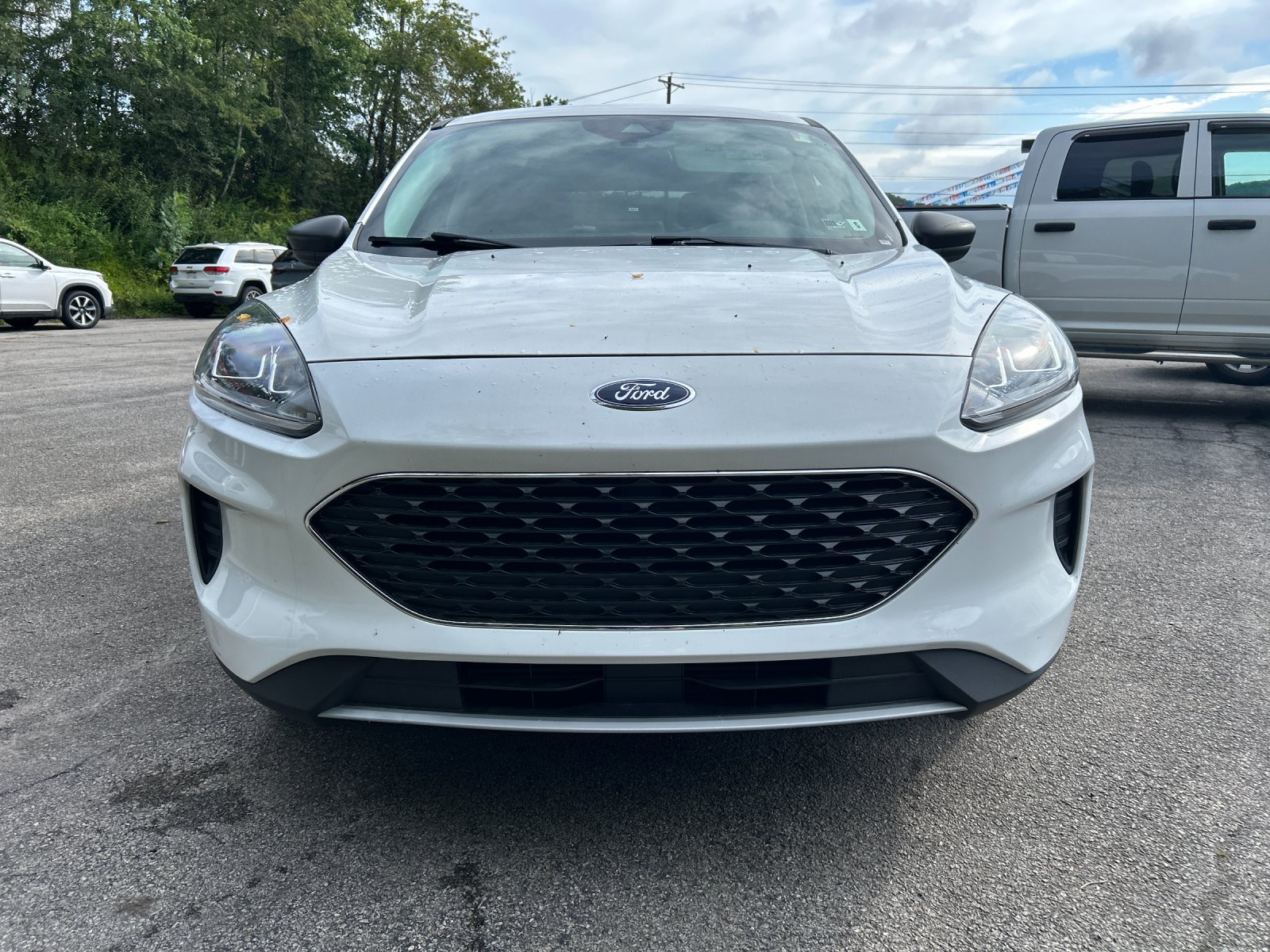 Used 2022 Oxford White Ford SE image 8