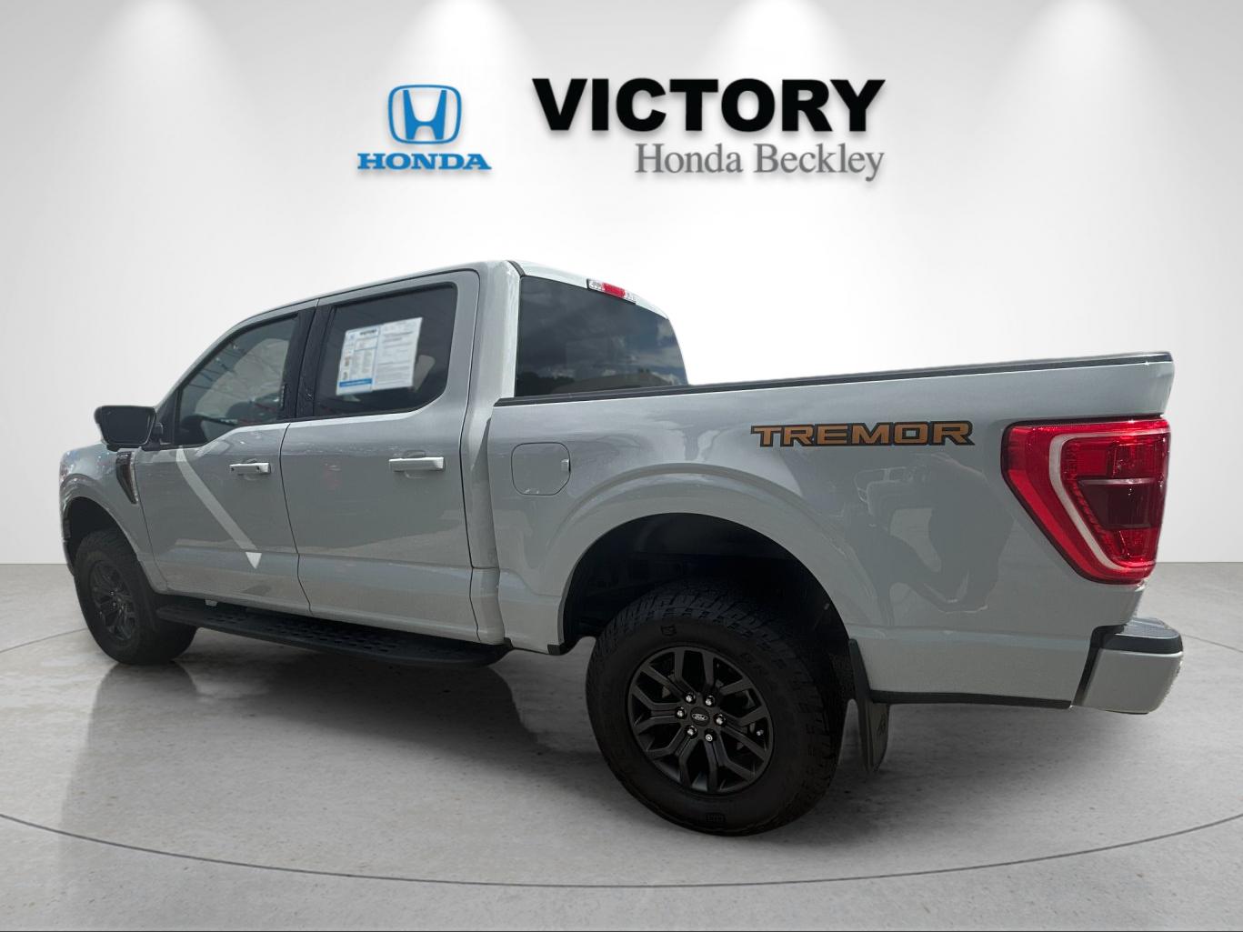 Used 2023  Ford Tremor image 3