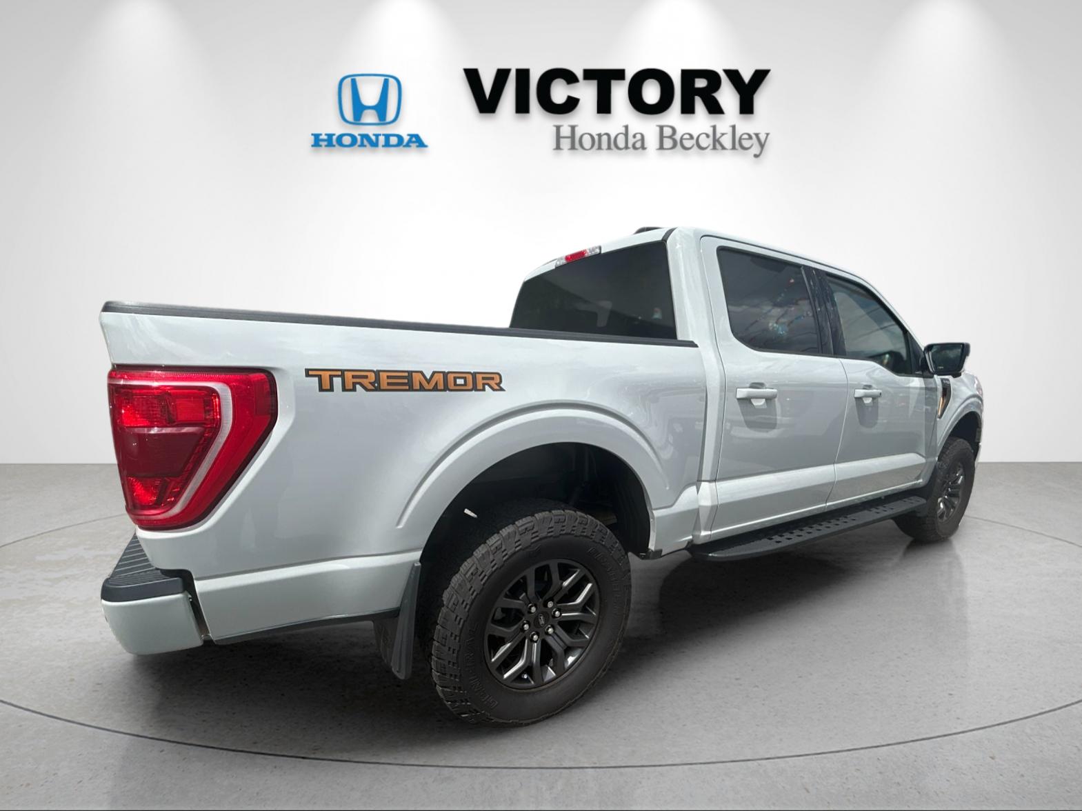 Used 2023  Ford Tremor image 5