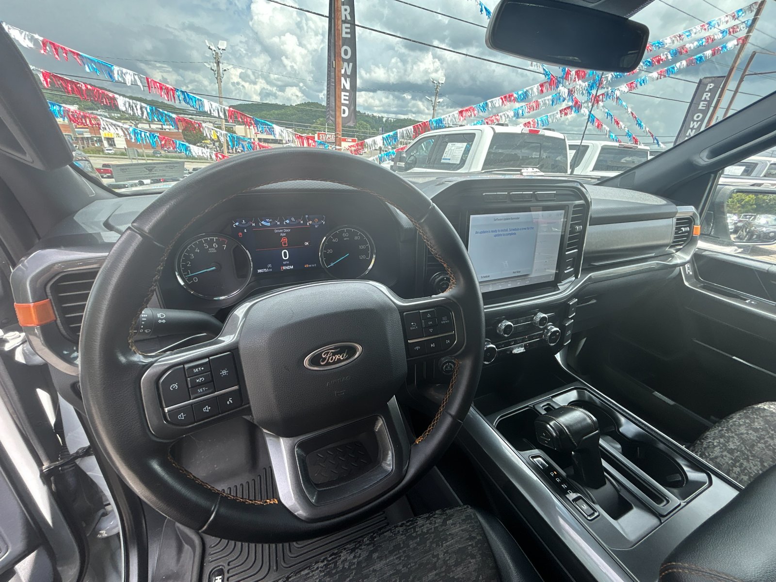 Used 2023  Ford Tremor image 11
