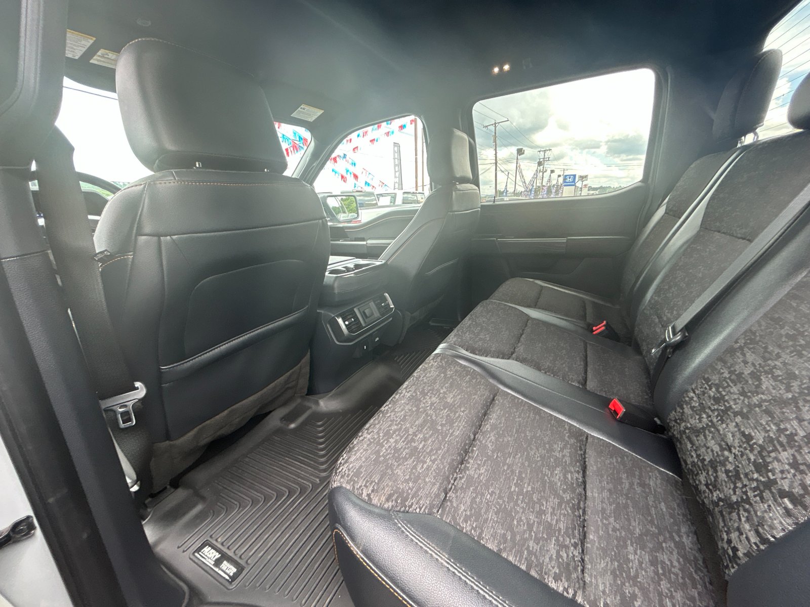Used 2023  Ford Tremor image 14