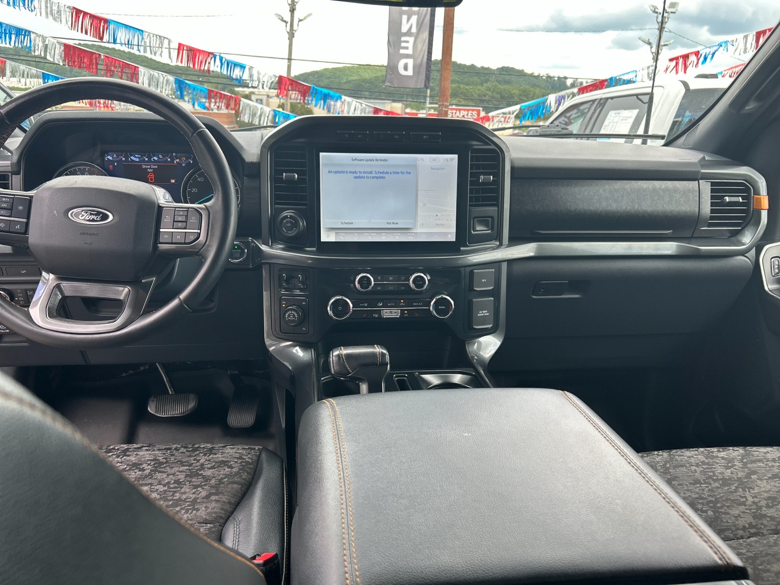 Used 2023  Ford Tremor image 16