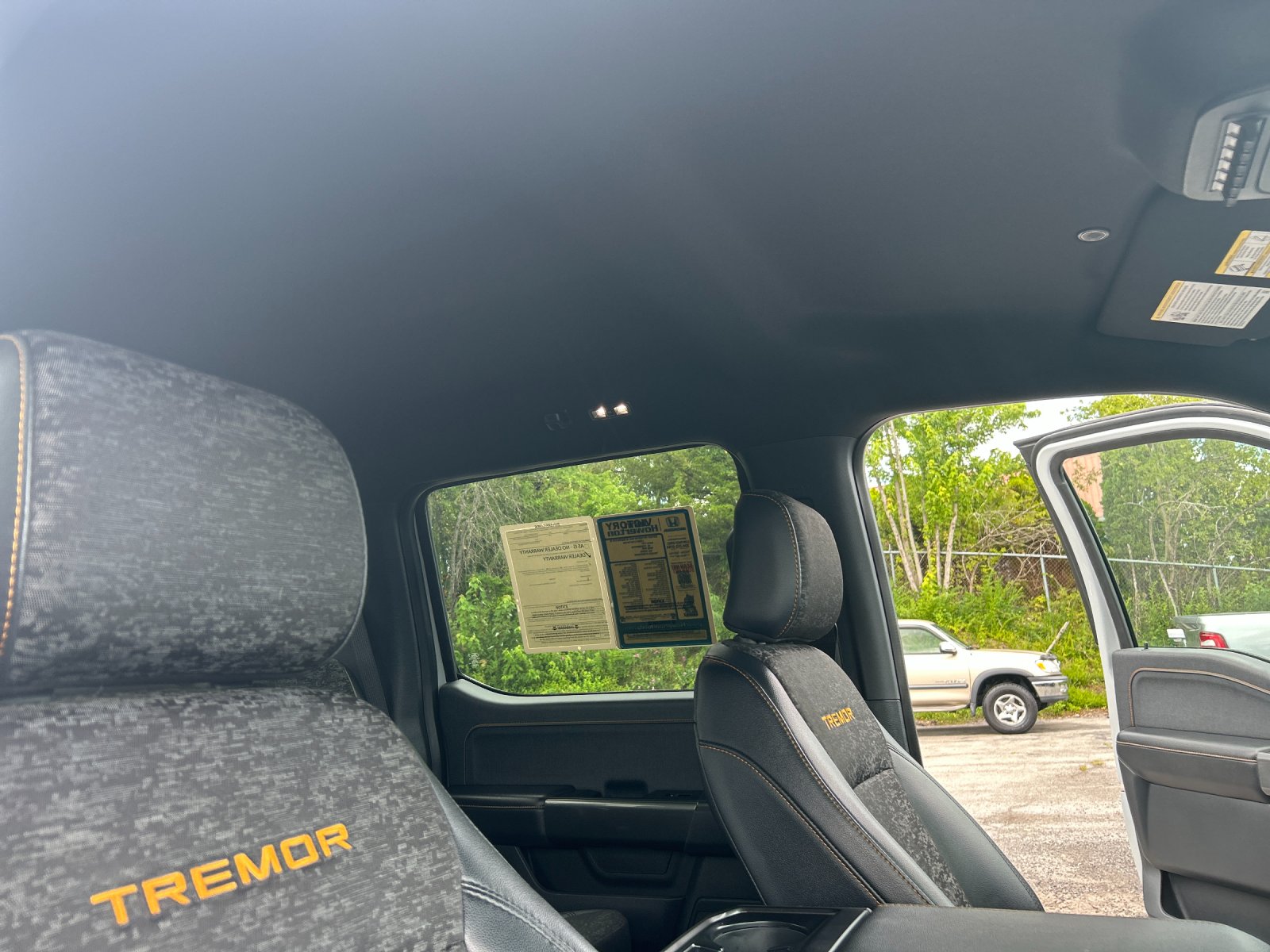 Used 2023  Ford Tremor image 19