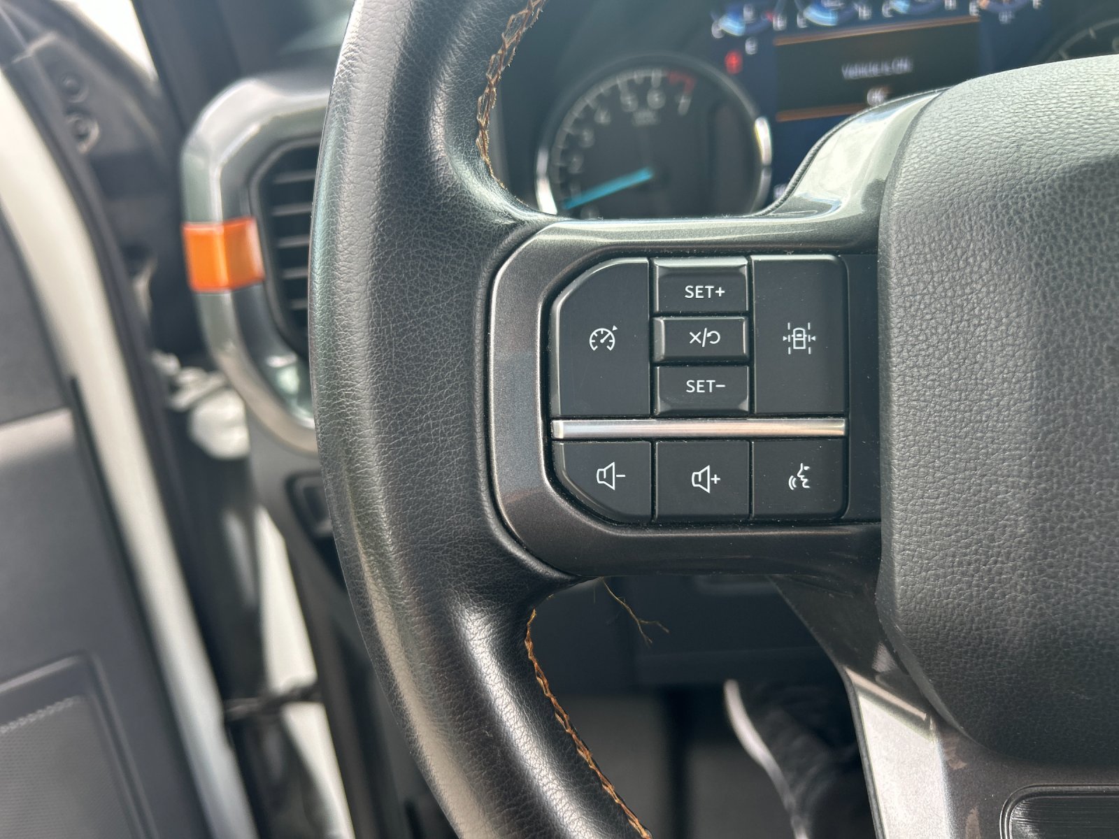 Used 2023  Ford Tremor image 29