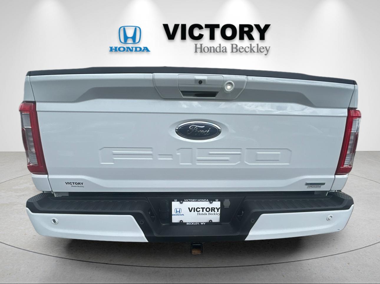 Used 2023 Oxford White Ford Lariat image 4