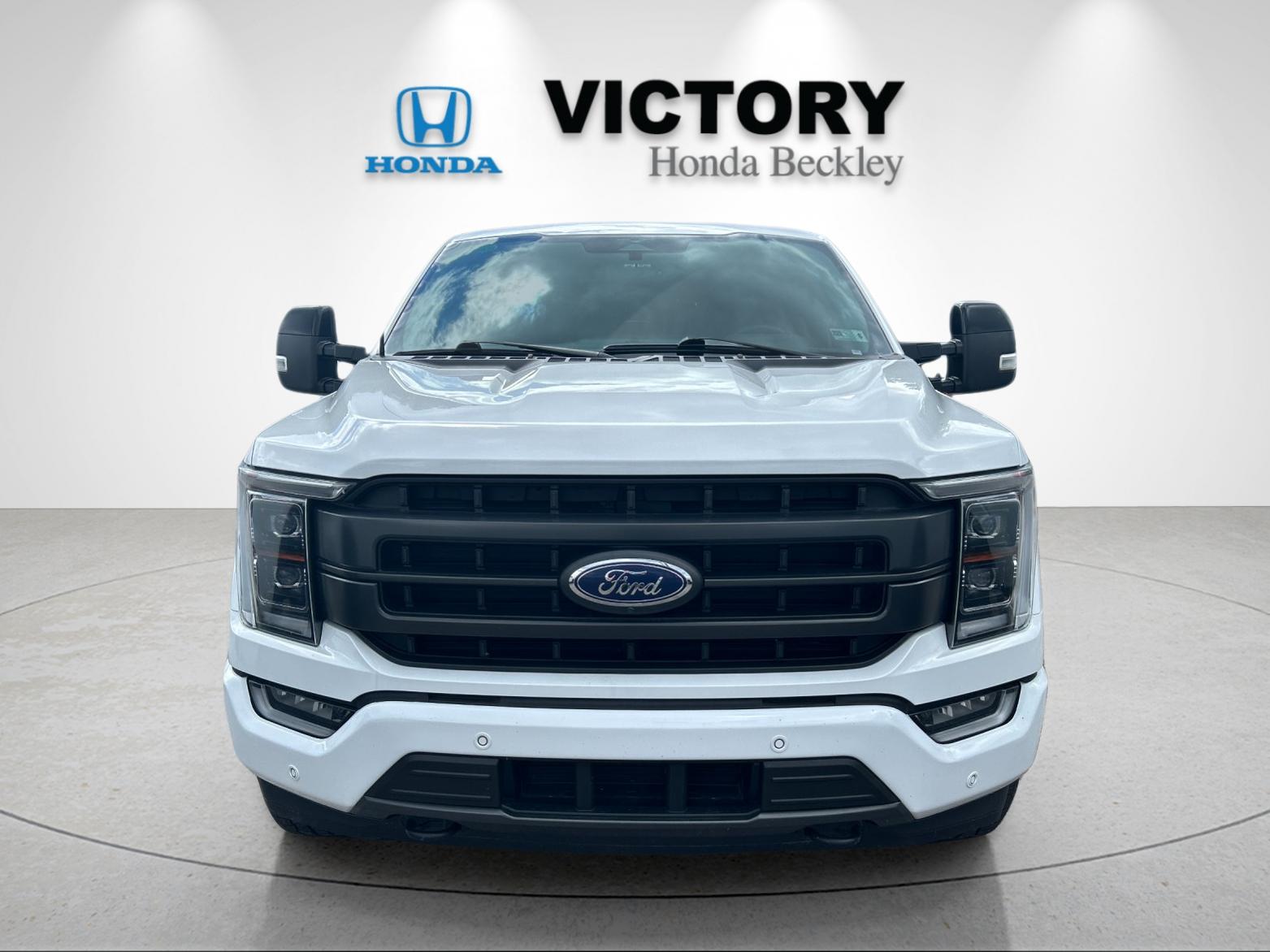 Used 2023 Oxford White Ford Lariat image 8