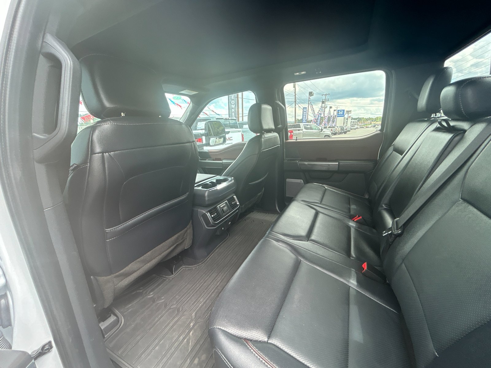 Used 2023 Oxford White Ford Lariat image 14