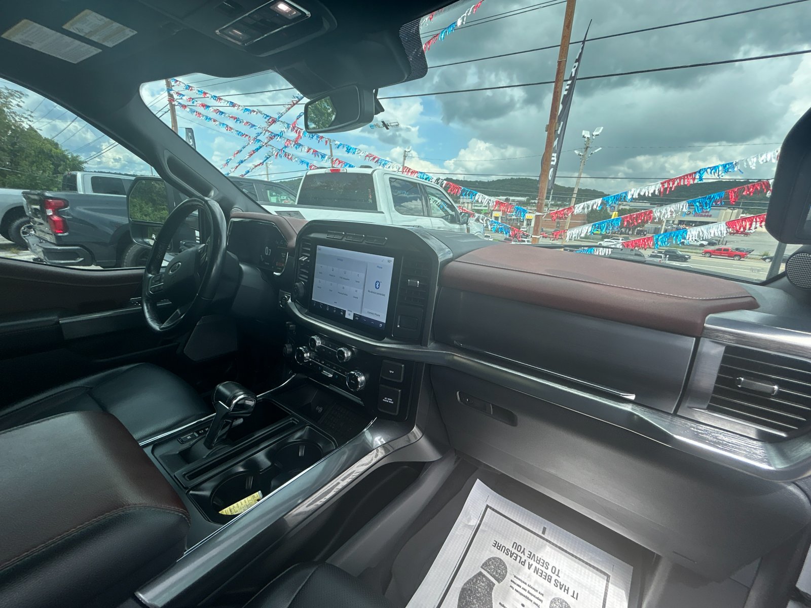 Used 2023 Oxford White Ford Lariat image 18