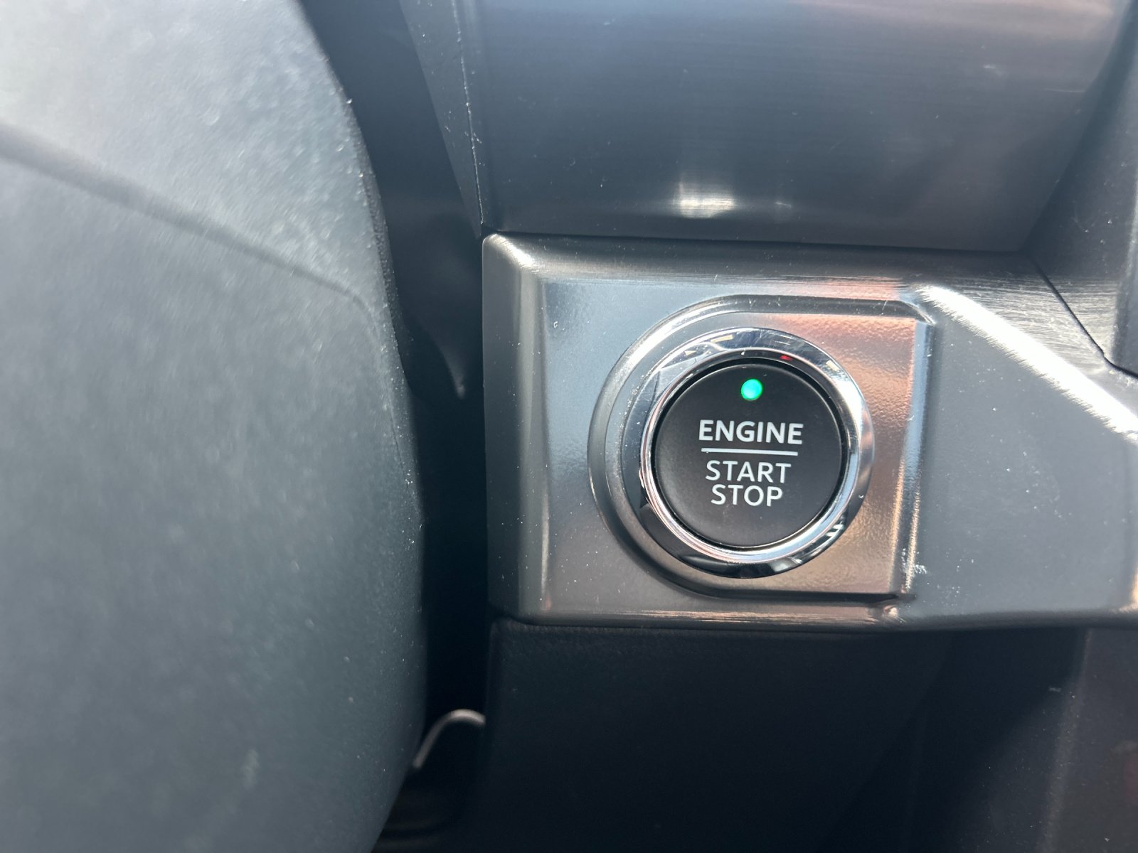 Used 2023 Oxford White Ford Lariat image 27
