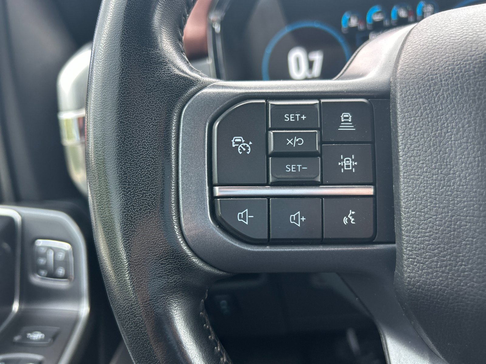 Used 2023 Oxford White Ford Lariat image 29