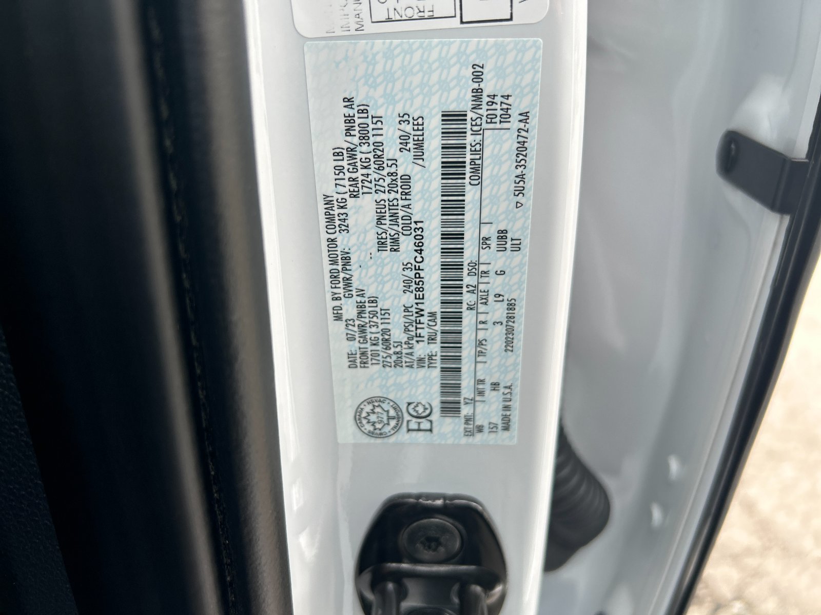 Used 2023 Oxford White Ford Lariat image 34