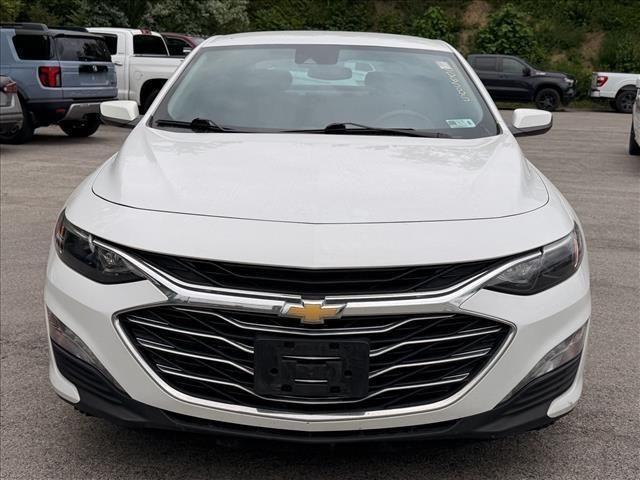 Used 2023  Chevrolet LT image 3