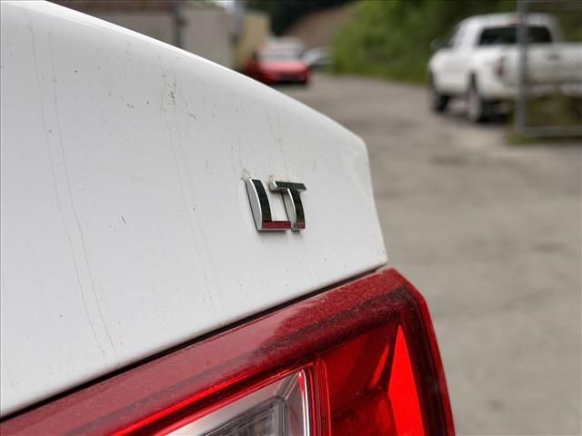 Used 2023  Chevrolet LT image 7